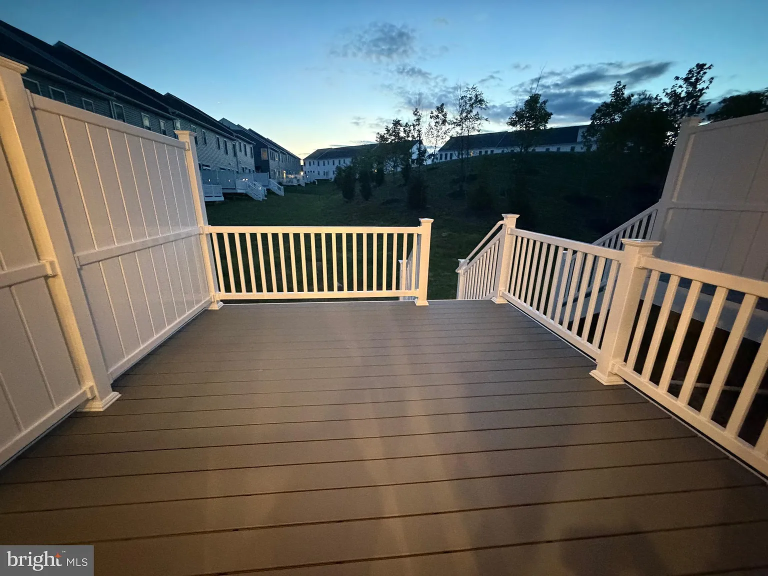 3 bed, 2.5 bath, 2640 sqft, $3,700 — Photo 3