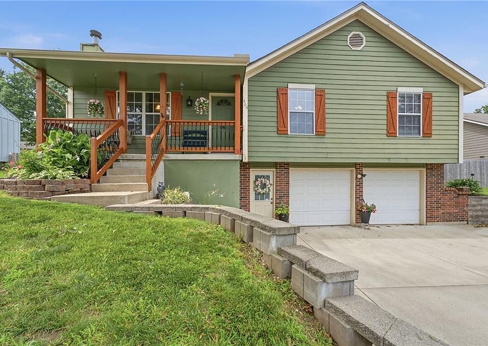 1st image of 404 SE Onyx Dr