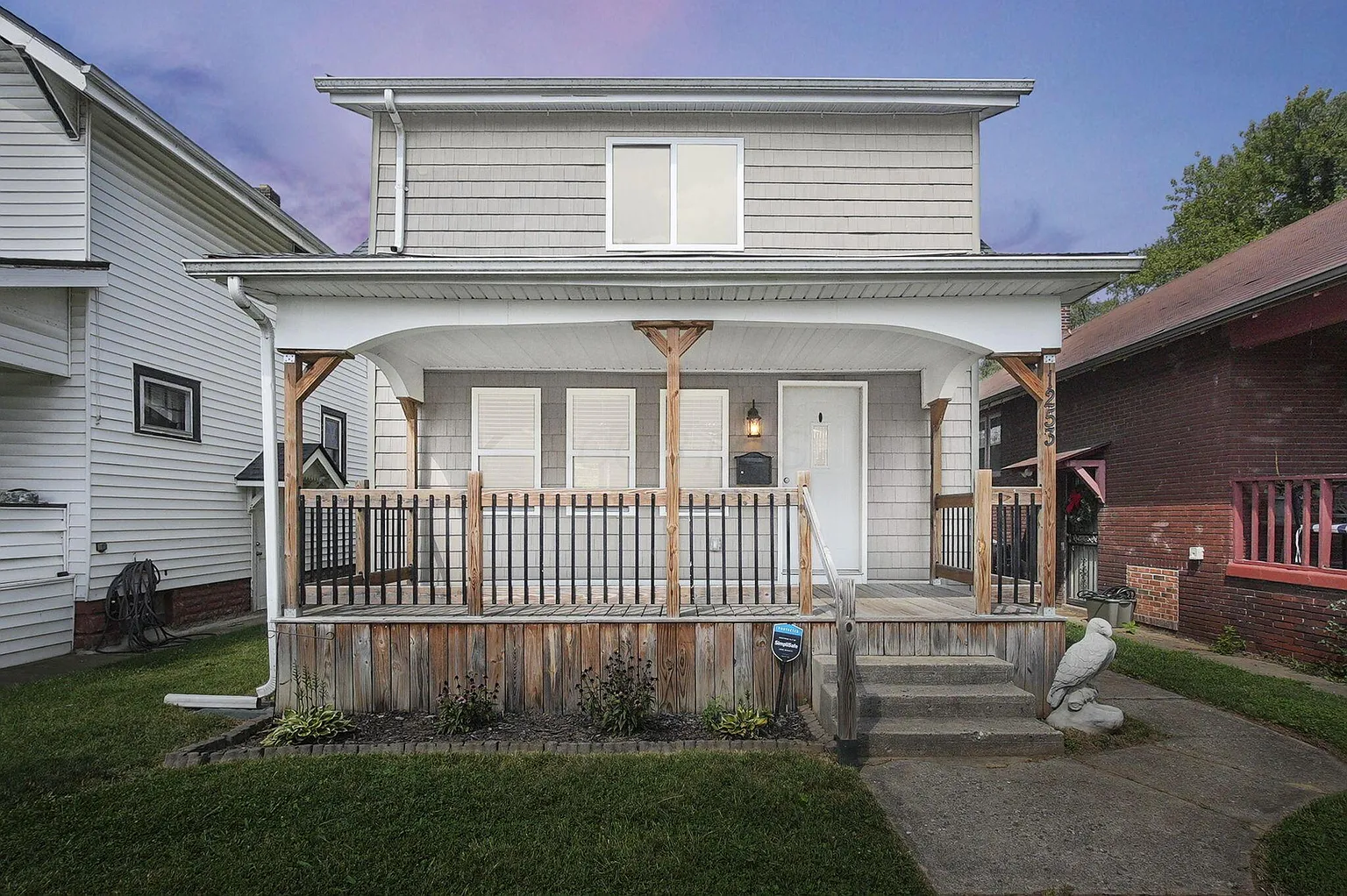 1253 S Champion Ave photo 1