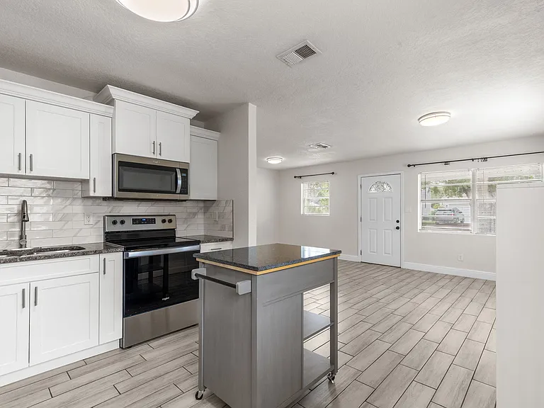 3605 W Iowa Ave — Photo 8