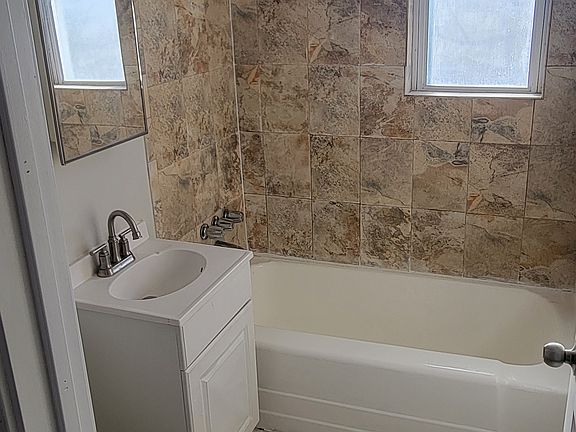 3rd image of 1201-1215 Holland St #1203