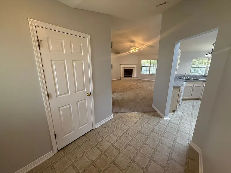 4902 Chads Cir — Photo 2