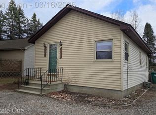 2517 Massena St, Commerce Township, MI 48382