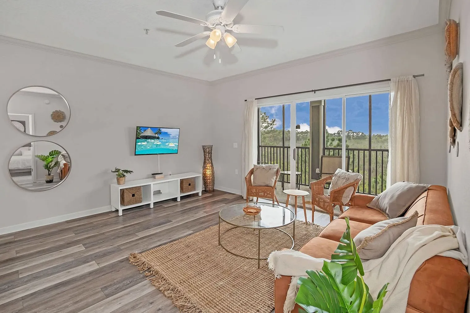 3 bed, 2.0 bath, 1280 sqft, $2,769 — Photo 1
