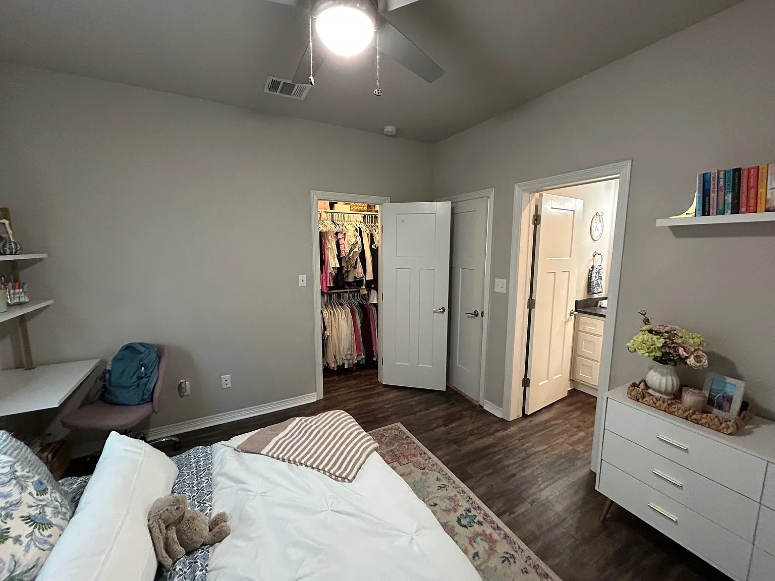 3102 Green - 1 — Photo 2