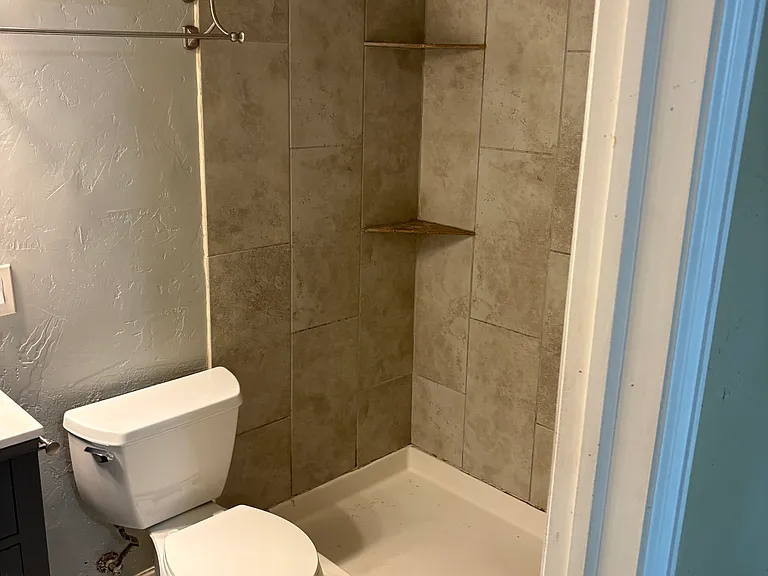 300 W Jefferson Ave #3 — Photo 5