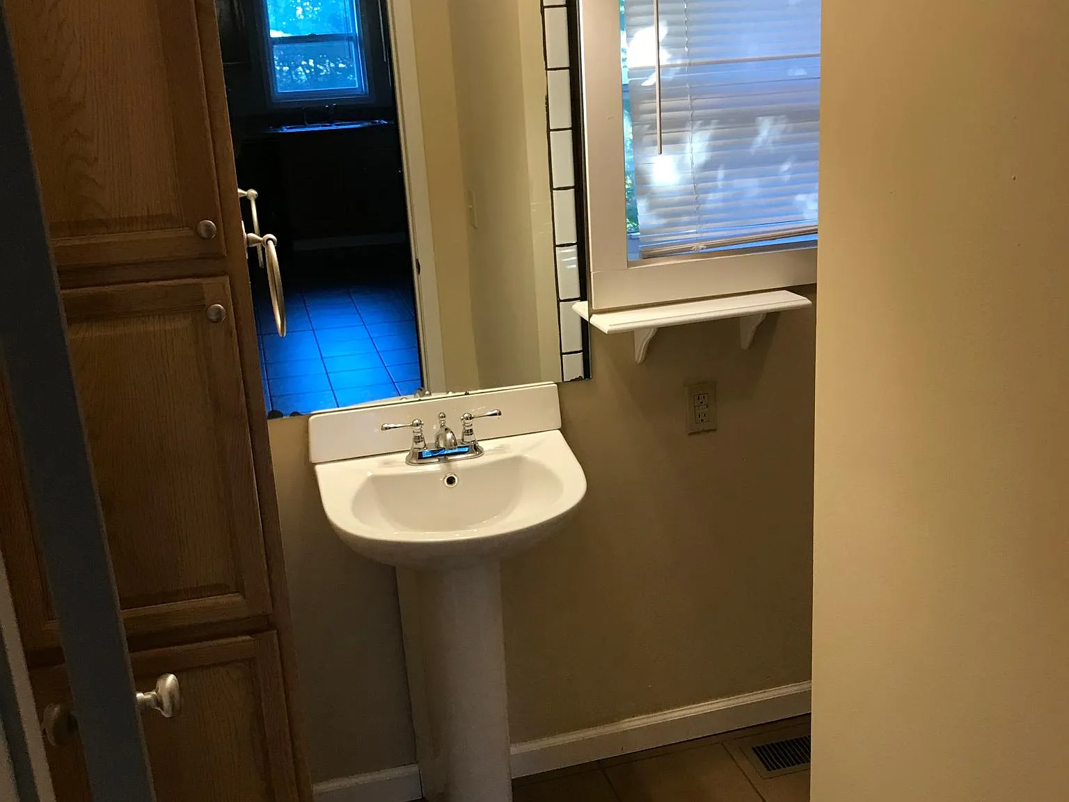 3 bed, 1350 sqft, $1,200 — Photo 4