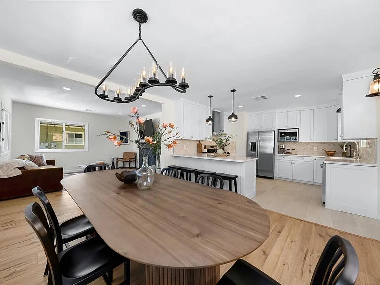 4062 Goldfinch St — Photo 37