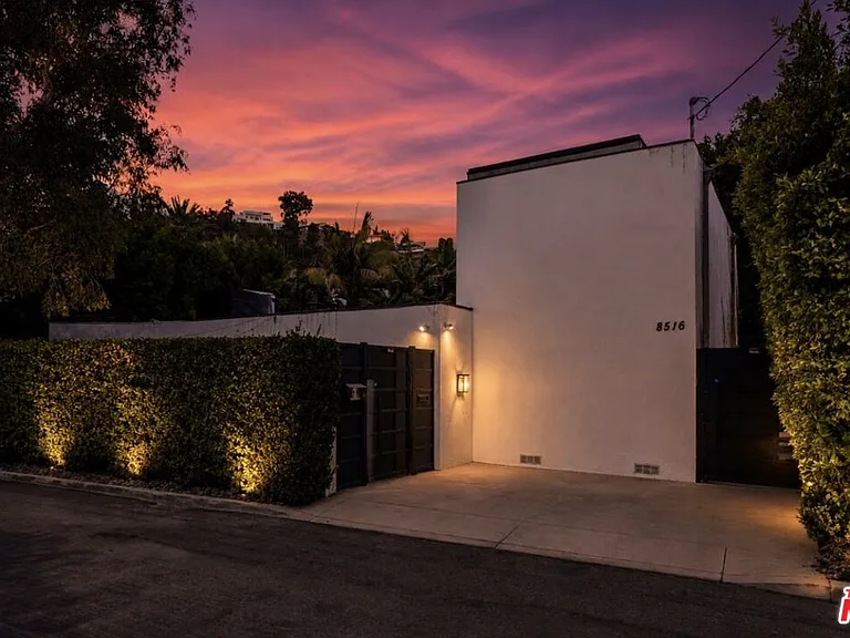 8516 Franklin Ave — Photo 30