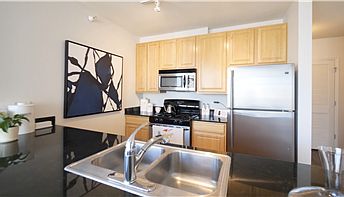 4th image of 333 N Jefferson St APT 605