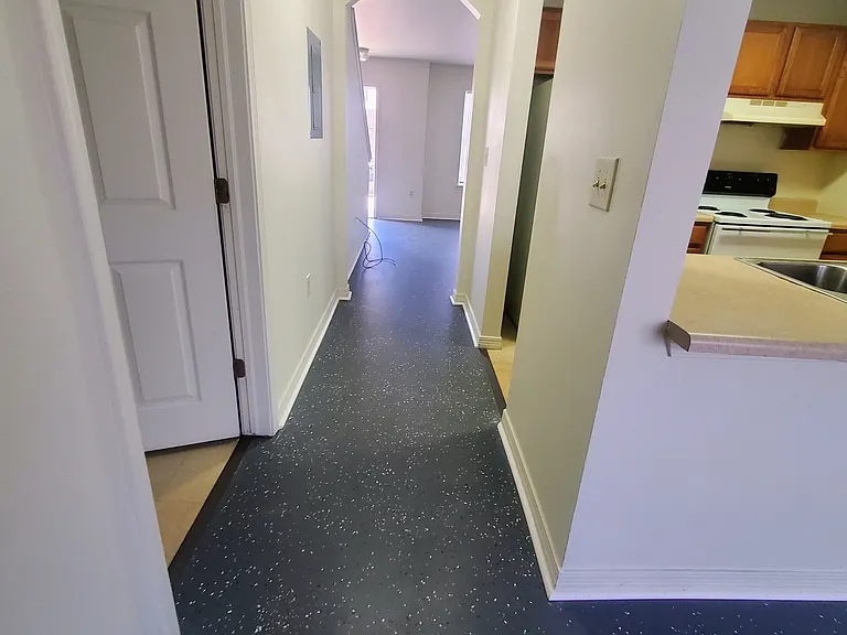 Hilldale Springs Cres — Photo 3