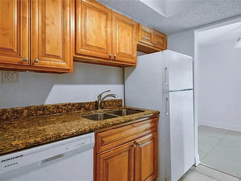 4709 S Texas Ave #4709D — Photo 7