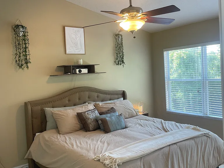 1042 Vista Cay Ct — Photo 9