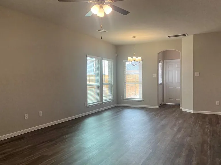 450 Aurora Creek Ln — Photo 3