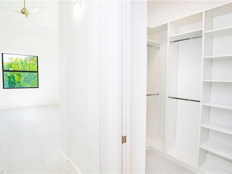 231 Legacy Ct — Photo 26
