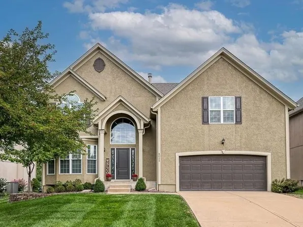 8012 W 131st Pl, Overland Park, KS 66213