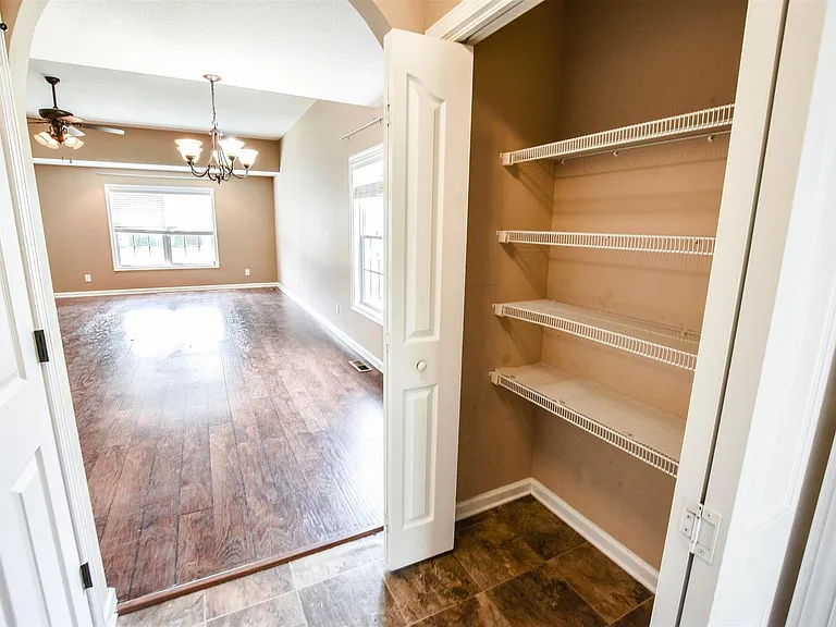 3627 Fox Tail Dr — Photo 6