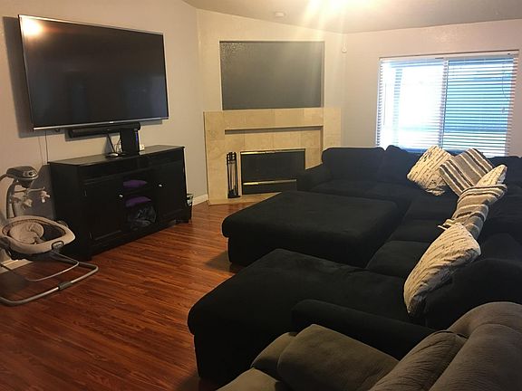 4th image of 1221 Oasis Dr