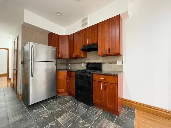 526 Sixth Avenue image 1 of 11