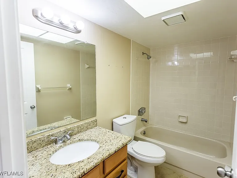1110 SW 48th Ter #A-101 — Photo 27