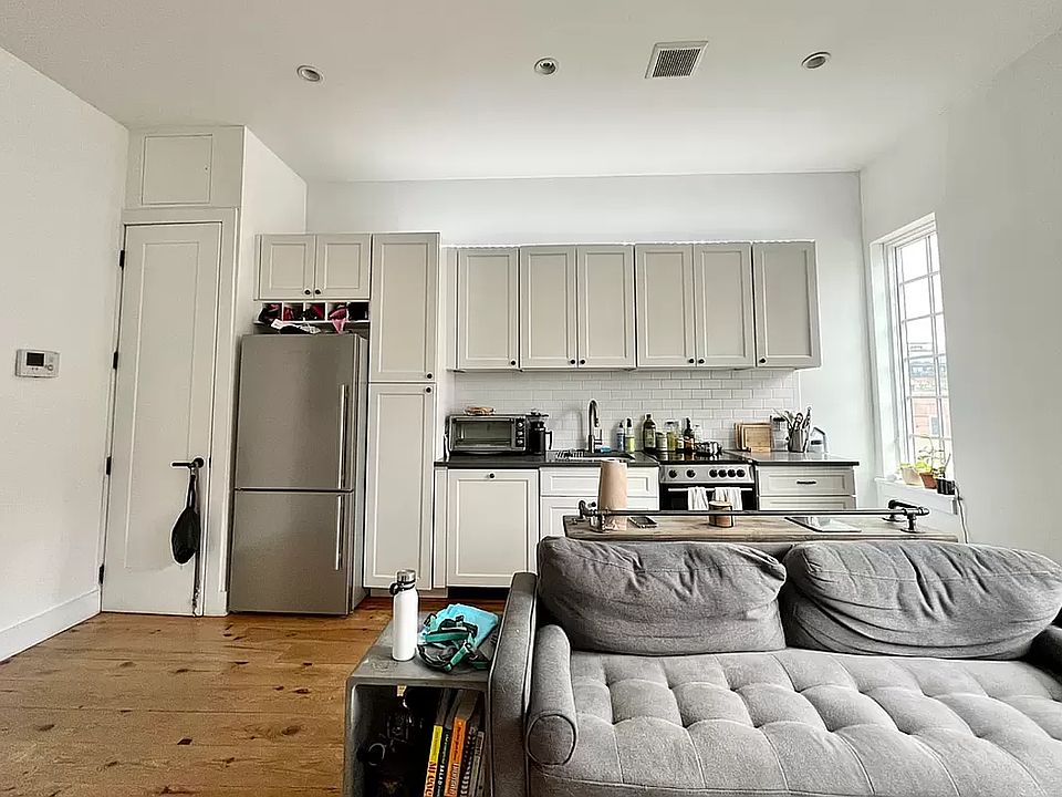 1st image of 291 Metropolitan Ave #2B