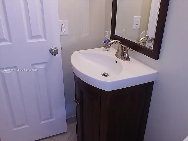 660 Tennis Club Dr #101 — Photo 15