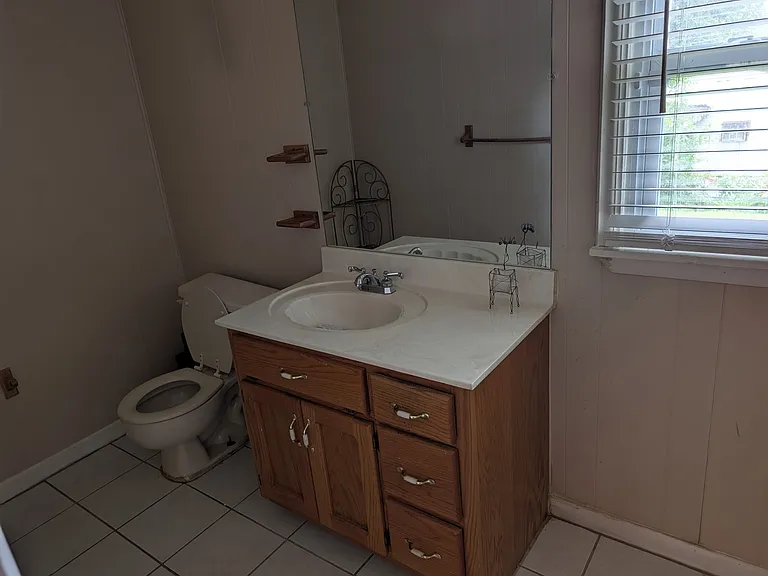 945 Pawnee Ave — Photo 9