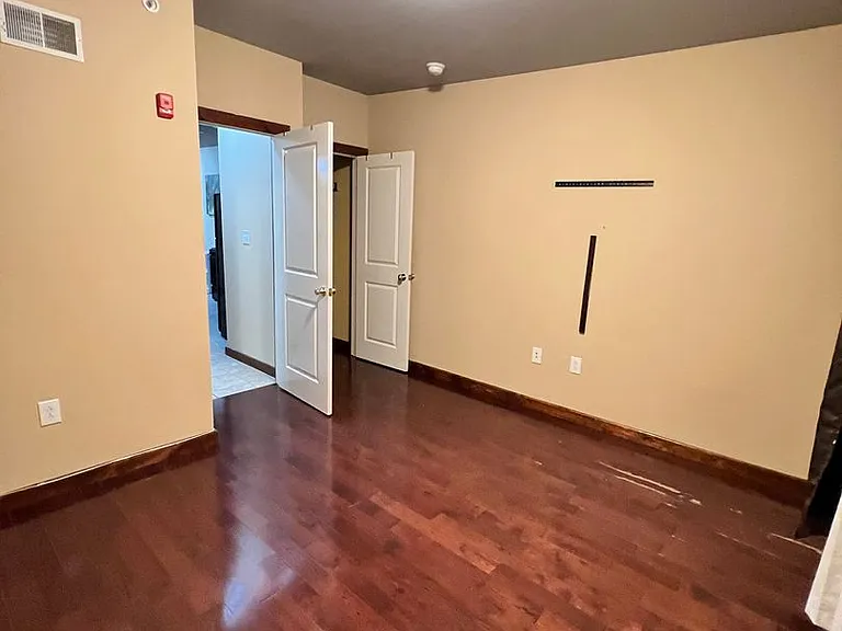 3223 Wallace St — Photo 22