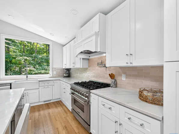 26 Wildwood Dr, Palmyra, VA 22963