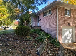 1301 N 58th St, Omaha, NE 68132