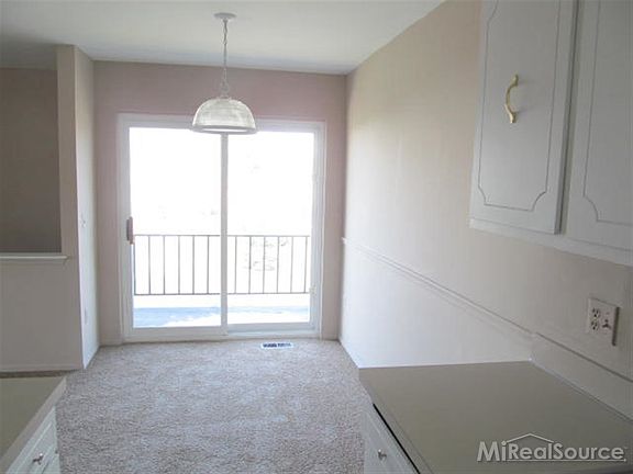 4th image of 24715 Meadow Creek Dr