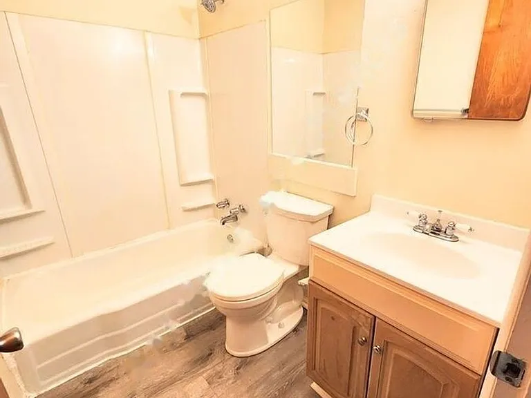 305 Marguerite Avenue — Photo 3