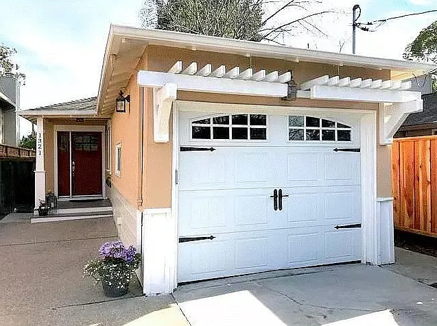 1321 Junipero Ave — Photo 2