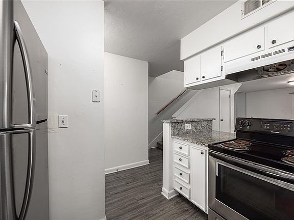 5th image of 4411 SW 34th St APT 908