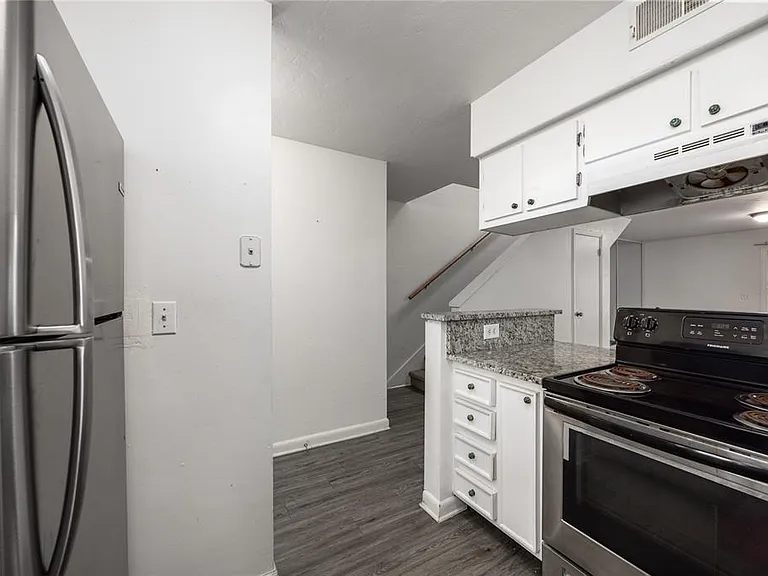 4411 SW 34th St #908 — Photo 5