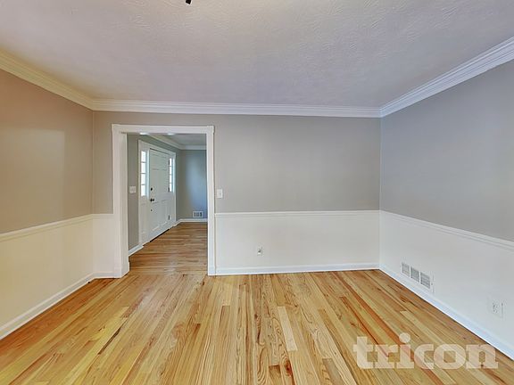 3rd image of 361 Willow Glenn Dr