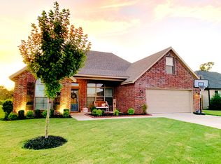 4022 Bridgeton St, Springdale, AR 72762