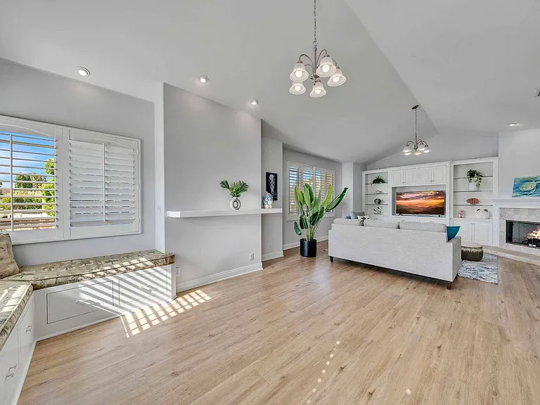 20 Coldbrook — Photo 8