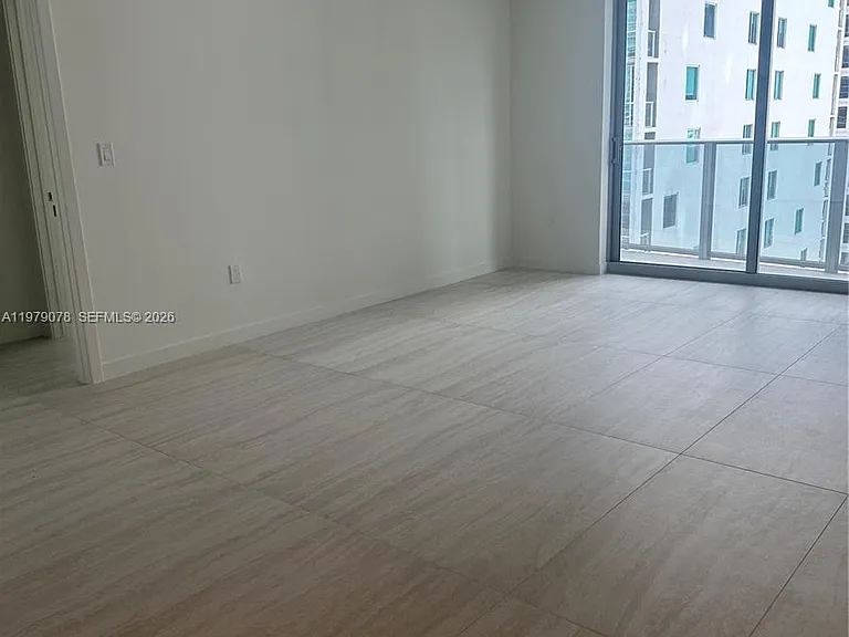 77 SE 5th 2514 Miami #2514 — Photo 3