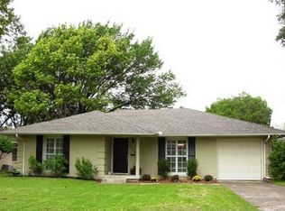 9749 Post Dr, Dallas, TX 75220