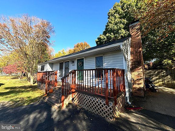 2nd image of 7427 Beulah St