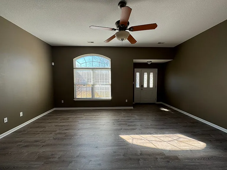2603 Oakfield Dr — Photo 8