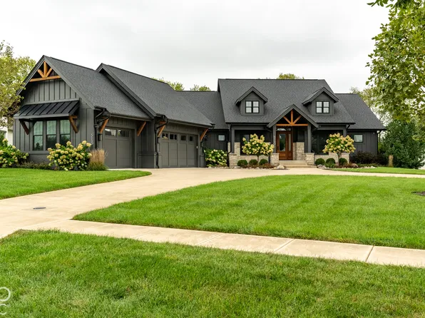 5150 Melbourne Pl, Zionsville, IN 46077