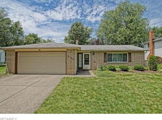 6188 Somerset Dr, North Olmsted, OH