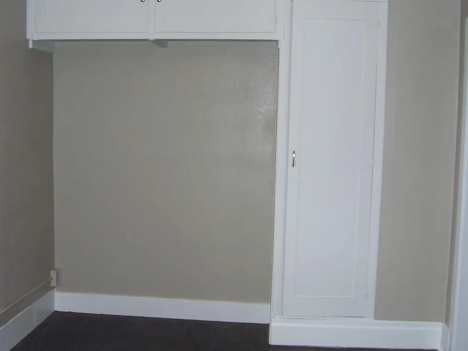 303 2nd Ave W #3