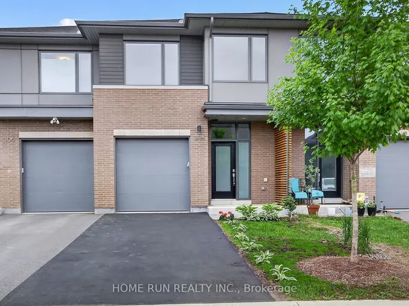 308 Wigwas St, Ottawa, ON K1K 5A1