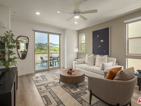 4th image of 1805 W Bankside Way