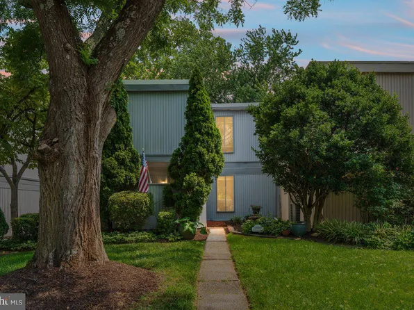 1809 N Shore Ct, Reston, VA 20190