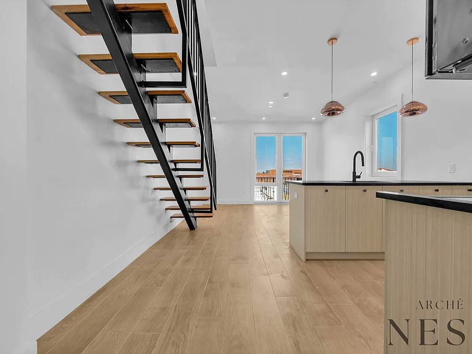 1st image of 1696 Pacific St #Penthouse 4