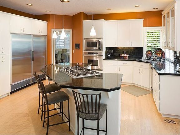 Subzero, Granite, Gas Cooktop & Island